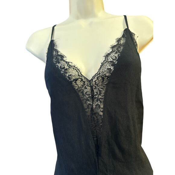 Express black lace coquette plunge romper size M - Picture 5 of 10